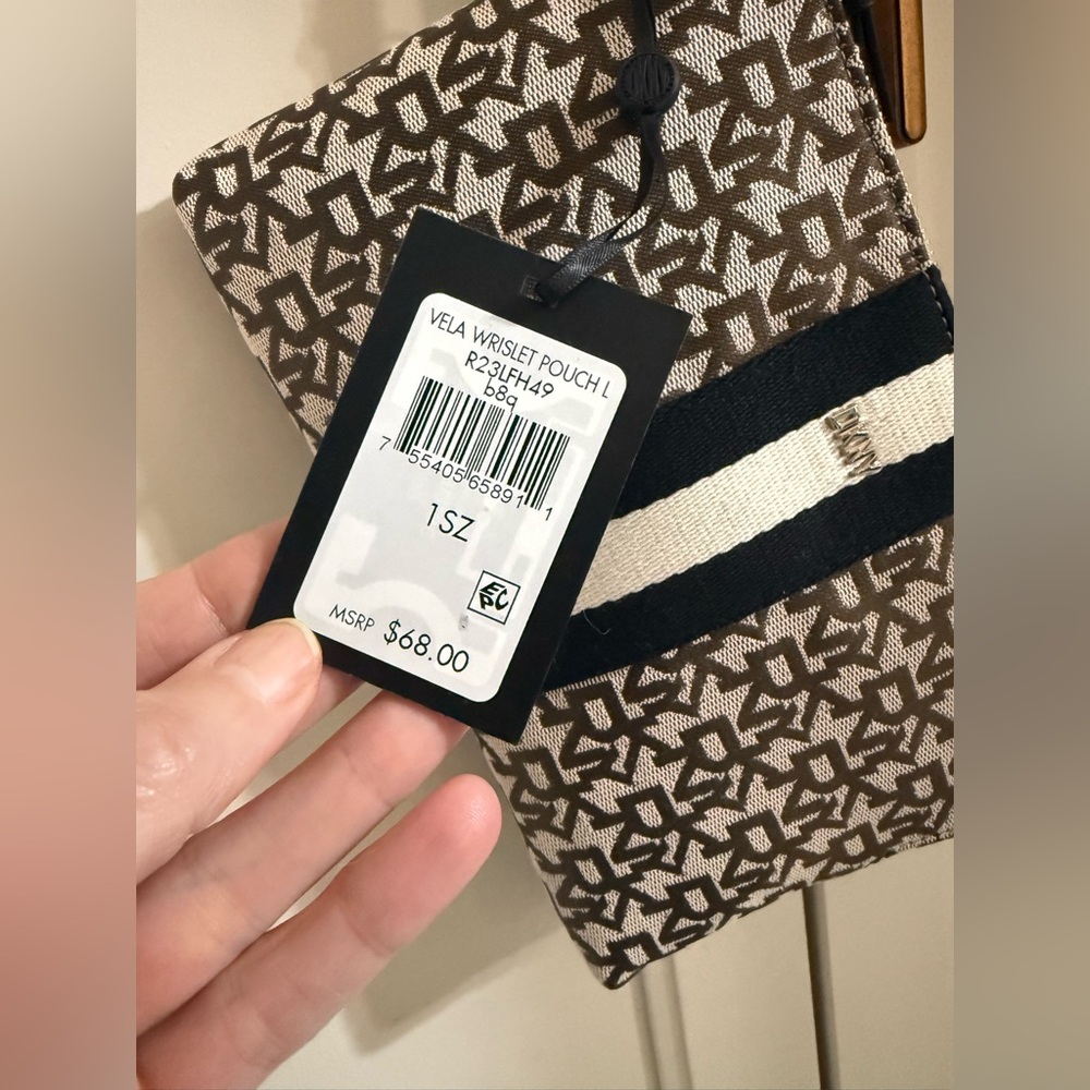 DKNY Wristlet NWT - Picture 2 of 3